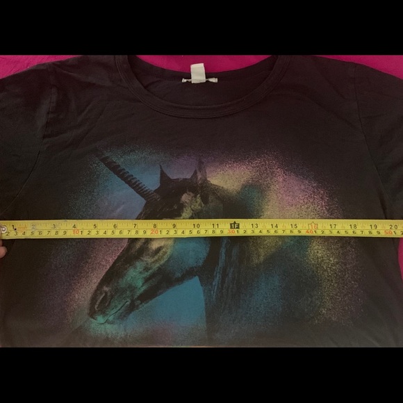 Forever 21 unicorn graphic tee - Picture 4 of 4